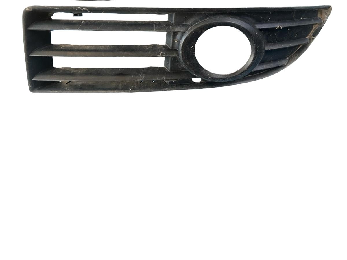 Grila/ornament lampa ceata fata stanga fata AUDI A4 II 8E2, B6 2000 - 2005 – foto 2