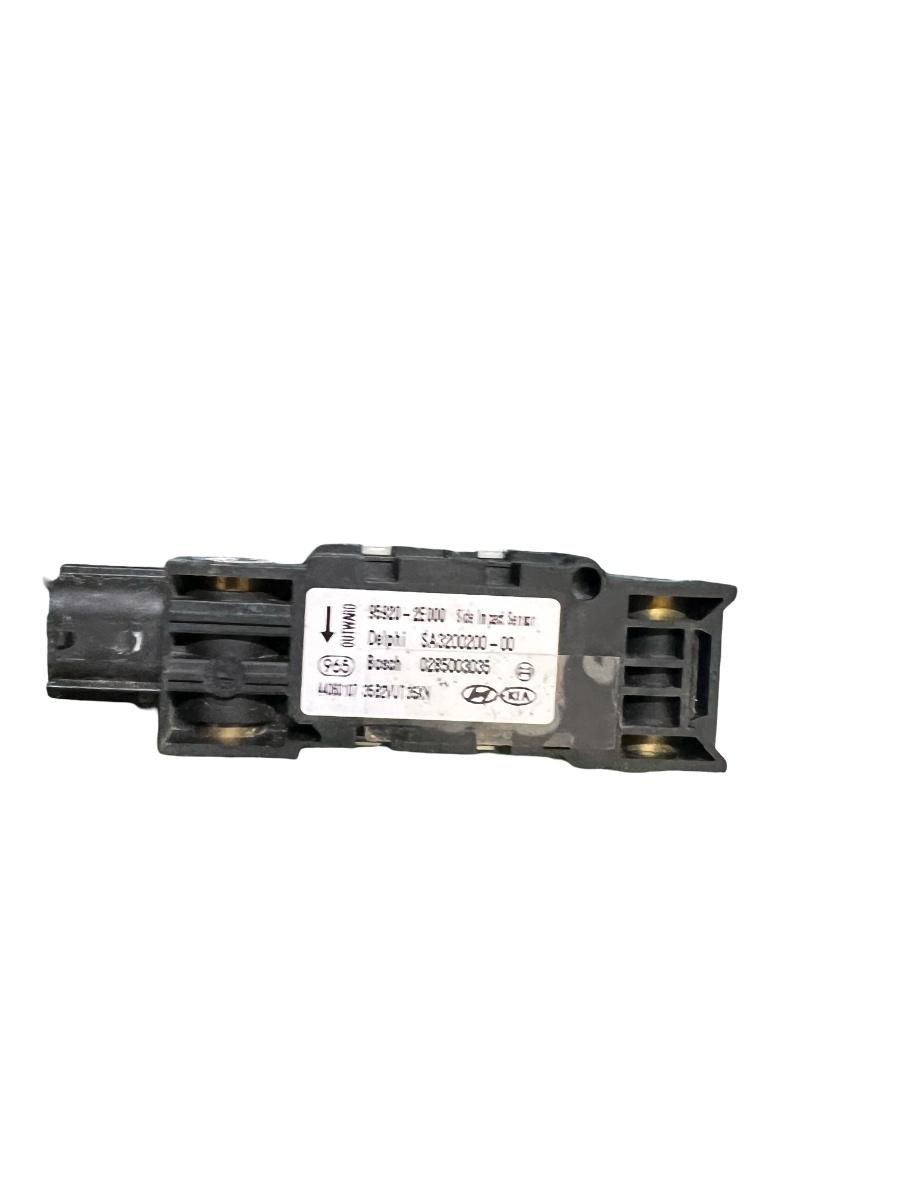 Senzor de impact airbag KIA SPORTAGE JE_, KM_ 2004 - > 95920-2E000