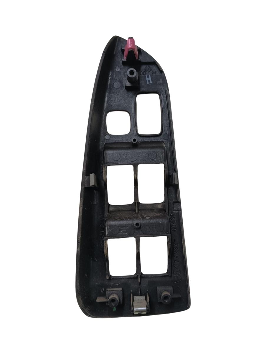 Ornament butoane geam TOYOTA LAND CRUISER LJ12_, KZJ12_, TRJ12_, KDJ12_, GRJ12_ 2002 - – foto 2