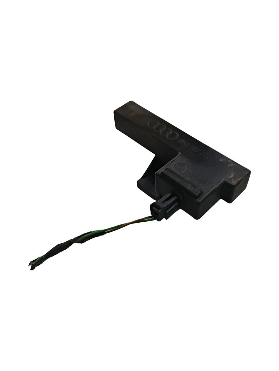 Antena GPS stanga fata AUDI A6/S6 IV Saloon 4G2, C7, 4GC 2010 - 2018 VAG 8k0907247 – foto 2