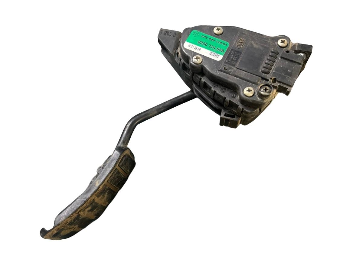Pedala de acceleratie RENAULT MASTER II Box FD 1998 - > 8200724059