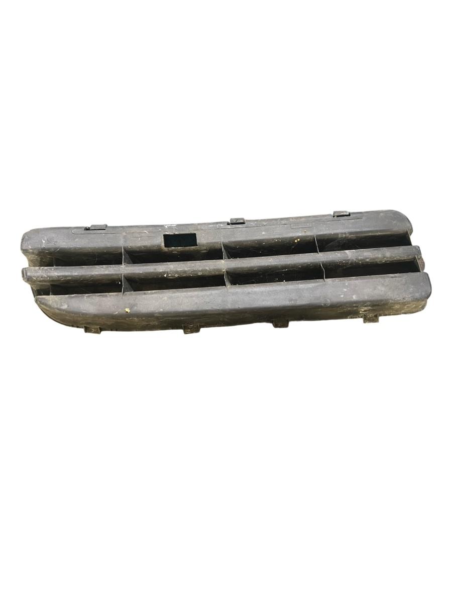 Grila inferioara bara de protectie fata dreapta SKODA OCTAVIA 1U2 1996 - 2010