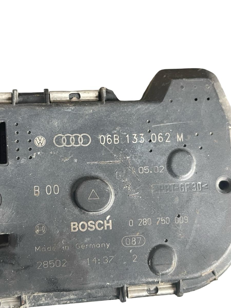 Clapeta de acceleratie  AUDI A4 II 8E2, B6 2000 - 2005 1.8T 06B133062M – foto 4