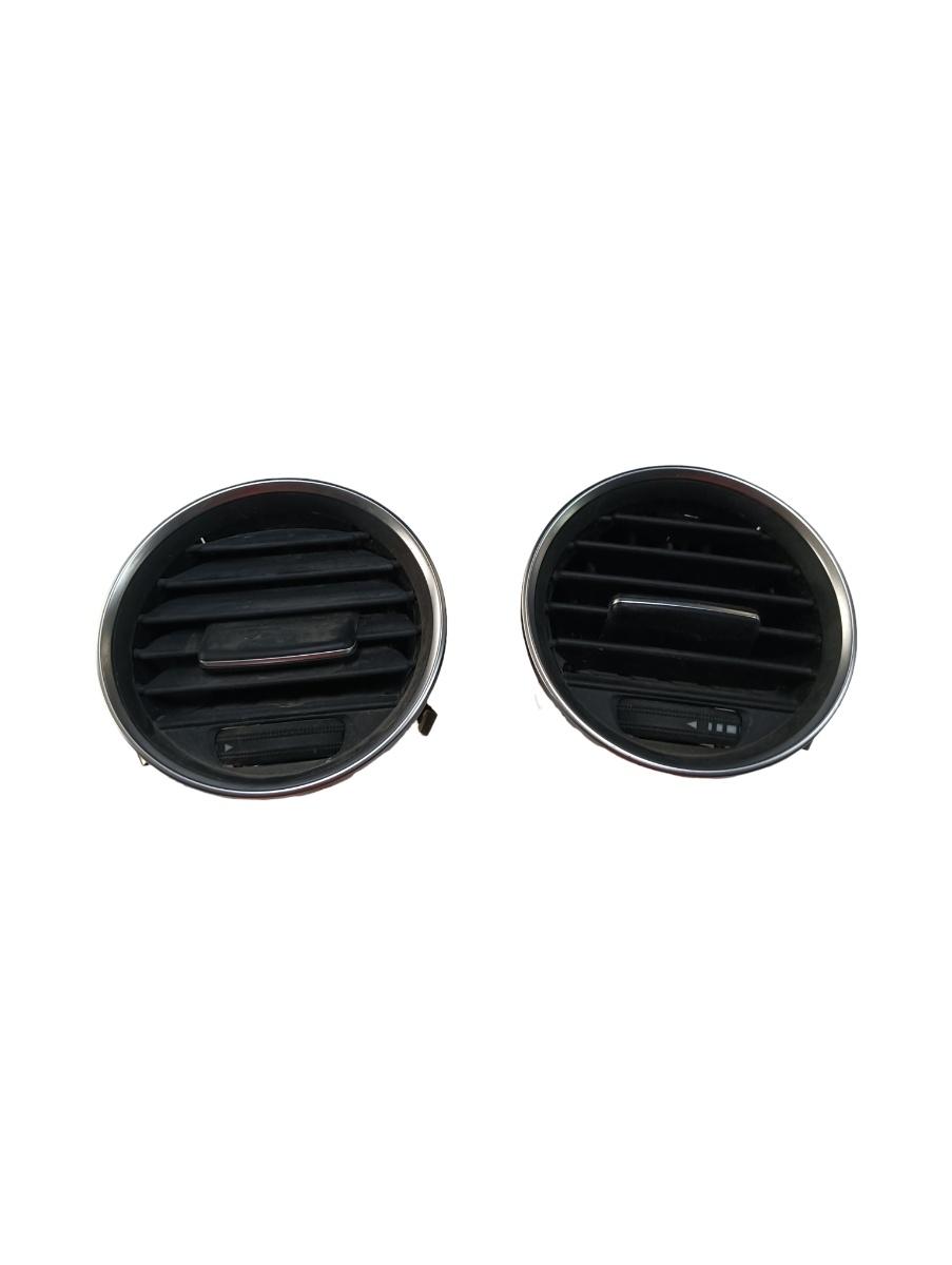 Grila de ventilatie bord centrala fata MERCEDES-BENZ C-CLASS W204 2007 - 2014 A2048306654