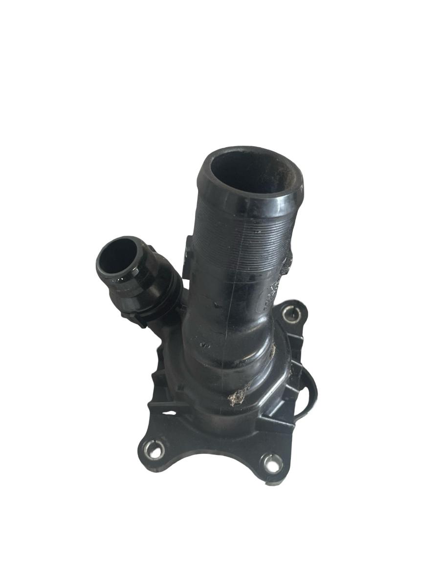 Carcasa termostat VOLVO V40 Hatchback 525, 526 2012 - > 2.0 D2 D 4204 T8 31293767 – foto 3
