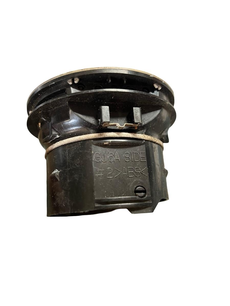 Grila de ventilatie bord centrala stanga spate MAZDA 323 S VI BJ 1998 - 2004 GJ6A
