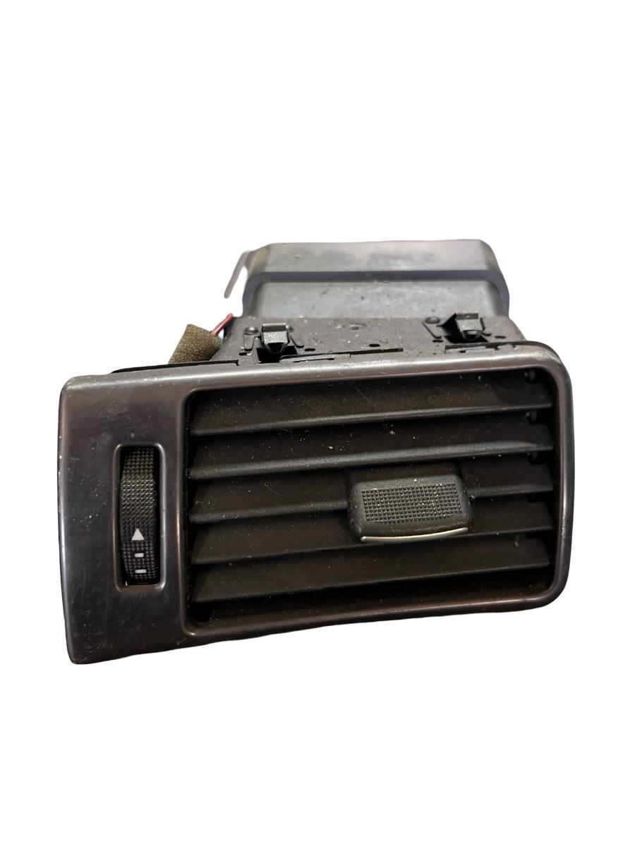 Grila de ventilatie laterala panou de bord AUDI A6 II Avant 4B5, 4B6, C5 1997 - 2005 VAG 4B1820901