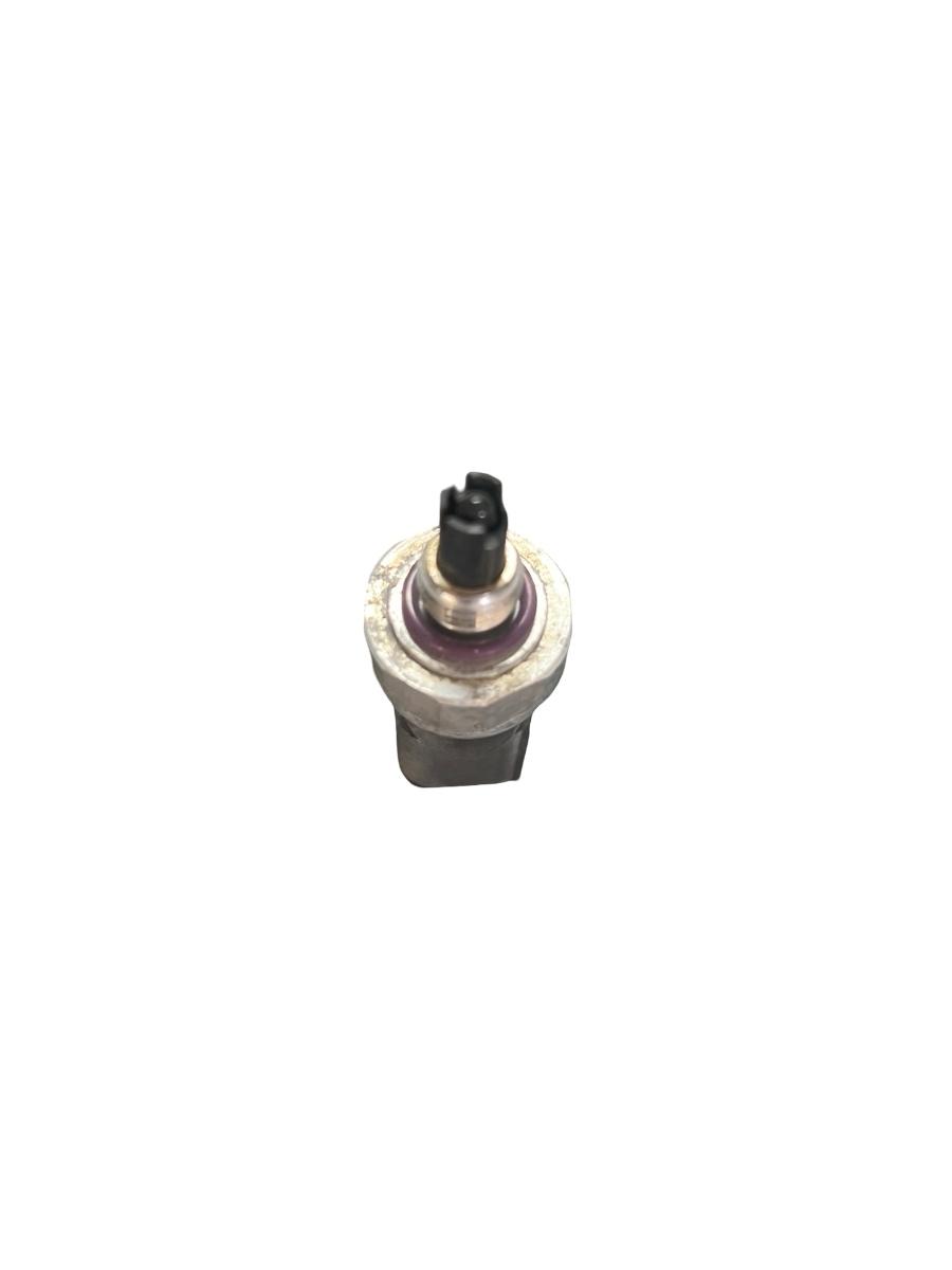 Senzor de presiune aer conditionat (AC) MERCEDES-BENZ E-CLASS W211 2002 - 2009 A2038300472