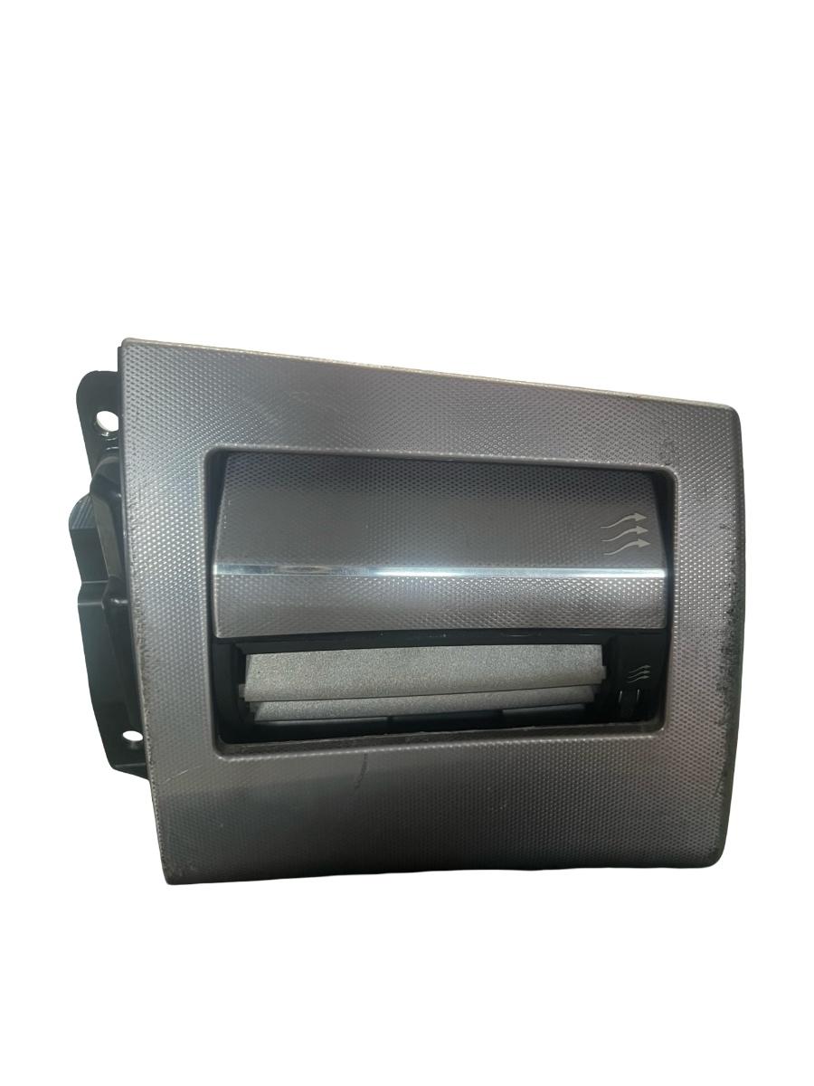 Grila de ventilatie laterala panou de bord dreapta JAGUAR XF CC9_, X250 2008 - 2015 8K2-014A23-BH
