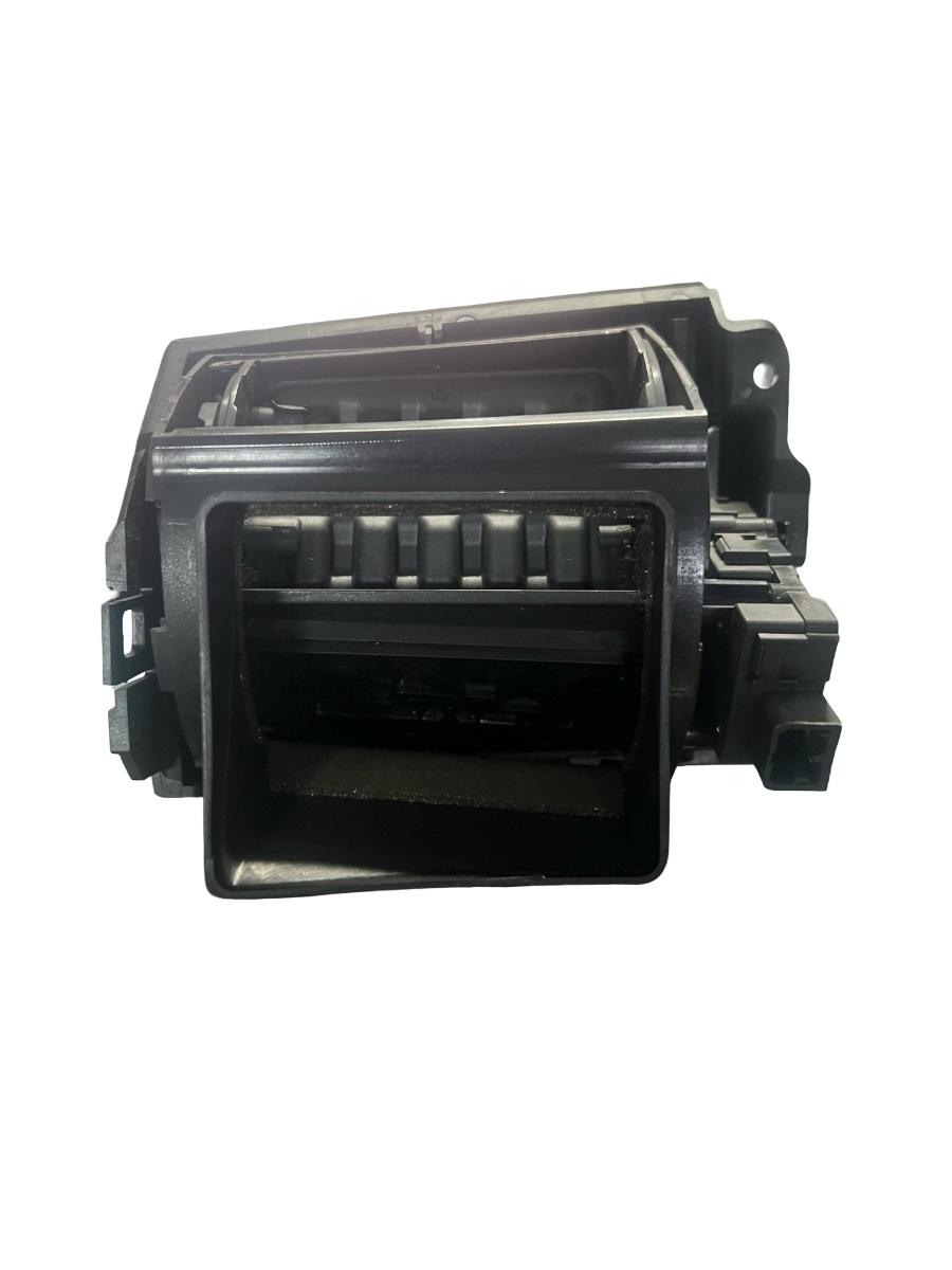 Grila de ventilatie laterala panou de bord dreapta JAGUAR XF CC9_, X250 2008 - 2015 8K2-014A23-BH – foto 2