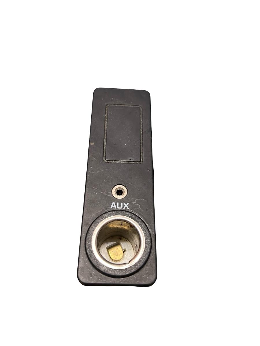 Conector priza AUX JAGUAR XF CC9_, X250 2008 - 2015 A2C53252705