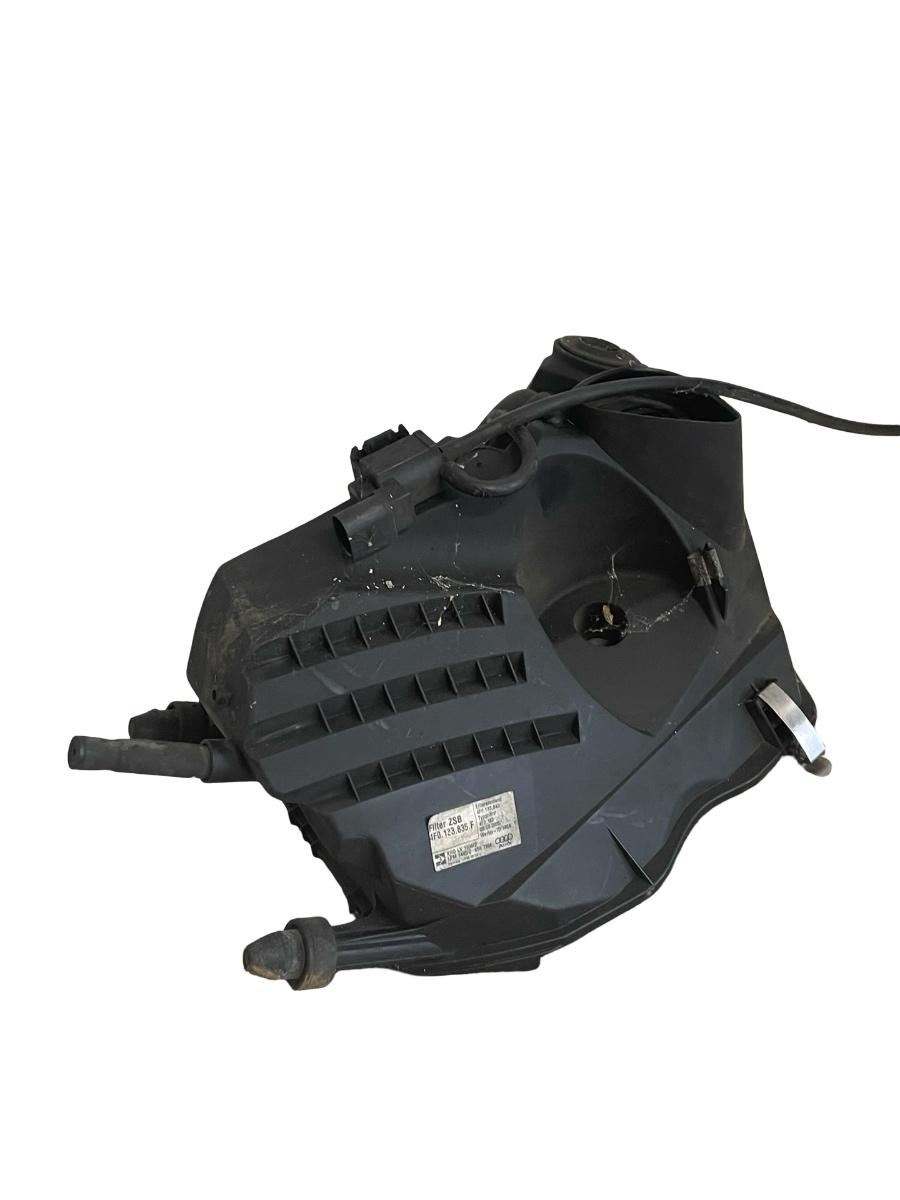 Capac carcasa filtru de aer AUDI A6/S6 III Saloon 4F2, C6 2004 - 2011 3.2 FSI AUK, BKH 4F0133835F