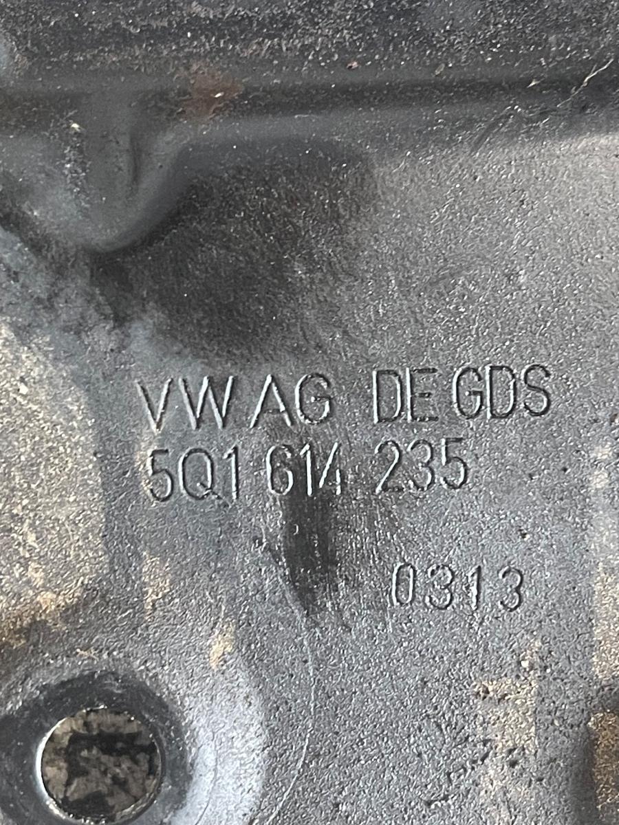 Suport pompa ABS SEAT LEON III 5F1 2012 - > 1.6 TDI CLHA 5Q1614235 – foto 2