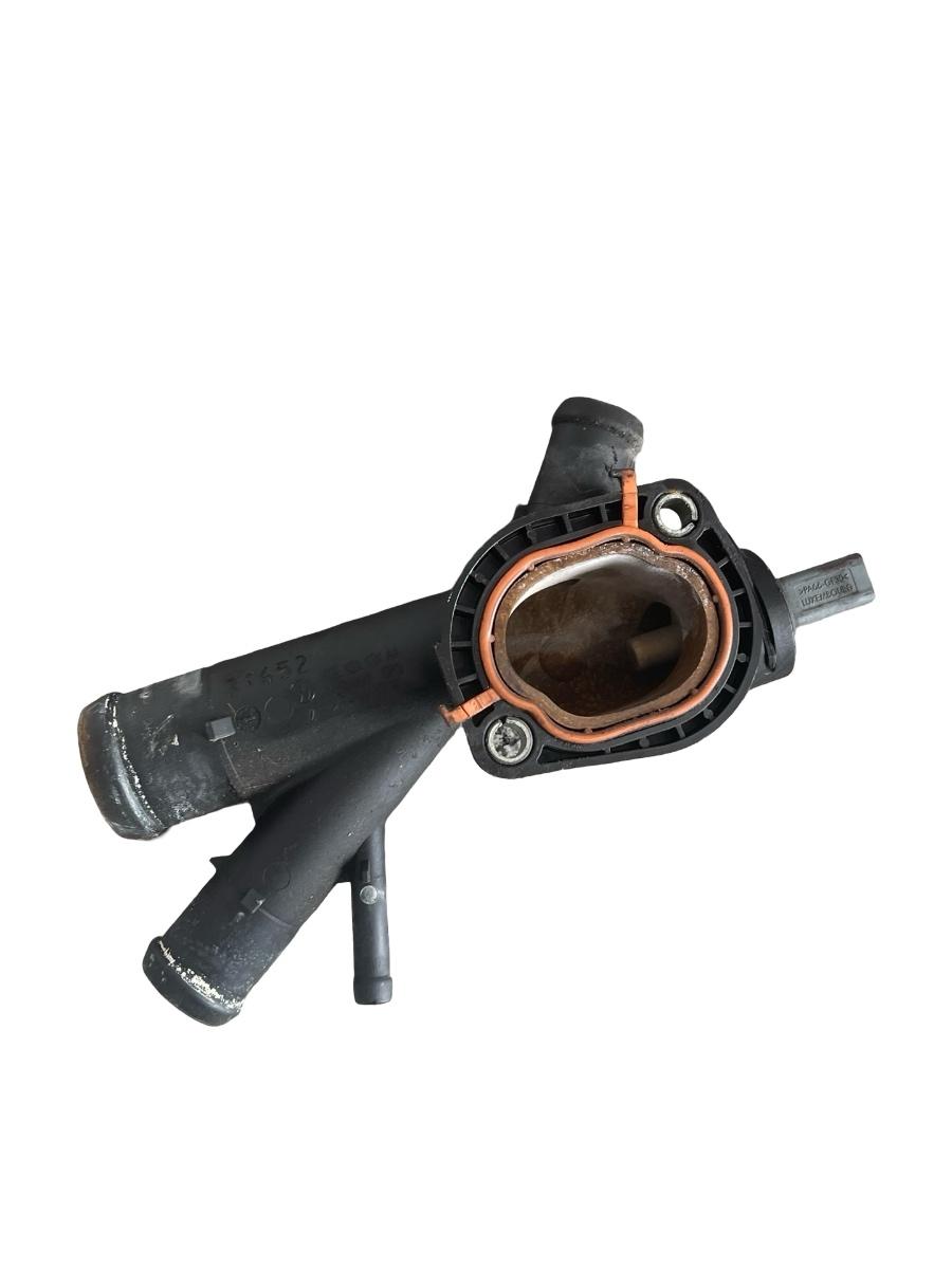 Flansa lichid de racire motor SKODA RAPID II NH3 2012 - > 1.6 TDI CAY 03L121131AA