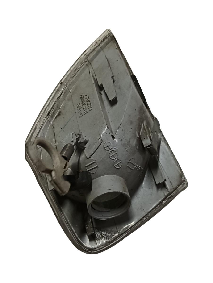 Lampa de semnalizare stanga fata VOLKSWAGEN PASSAT 3B3 2000 - 2005 185104b – foto 2