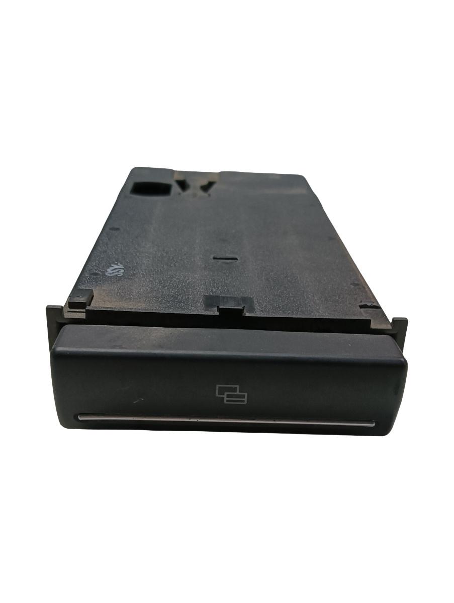 Compartiment/spatiu de depozitare panou de bord AUDI A3 II 8P1 2003 - 2013 VAG 8p0941561