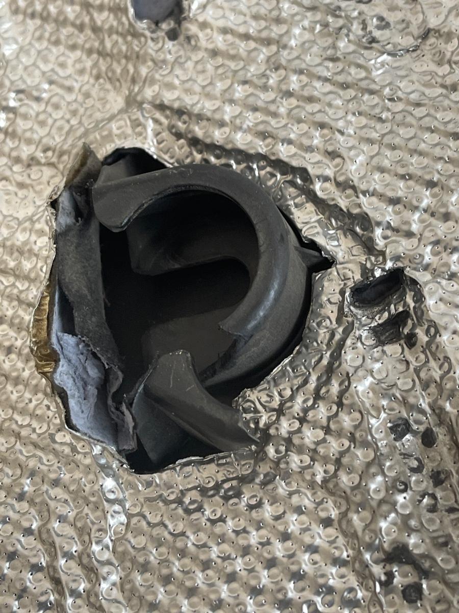 Capac motor (ornament) AUDI A6/S6 IV Saloon 4G2, C7, 4GC 2010 - 2018 3.0 TDI quattro CDU – foto 3