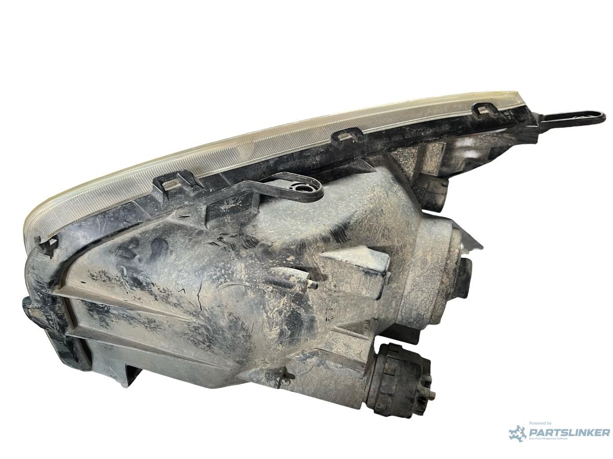 Far dreapta TOYOTA RAV 4 II _A2_ 2000 - 2005 – foto 3
