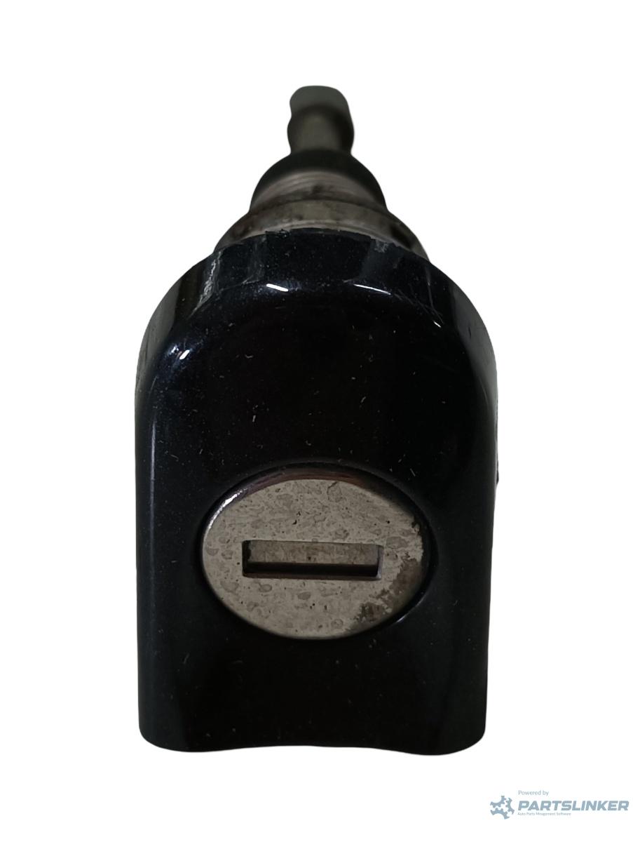 Butuc stanga fata VOLKSWAGEN TOURAN 1T1, 1T2 2003 - 2010
