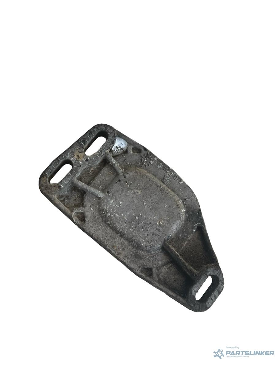 Suport tampon motor AUDI A4 II 8E2, B6 2000 - 2005 1.9 TDI AVF, AWX 8D0199335Q