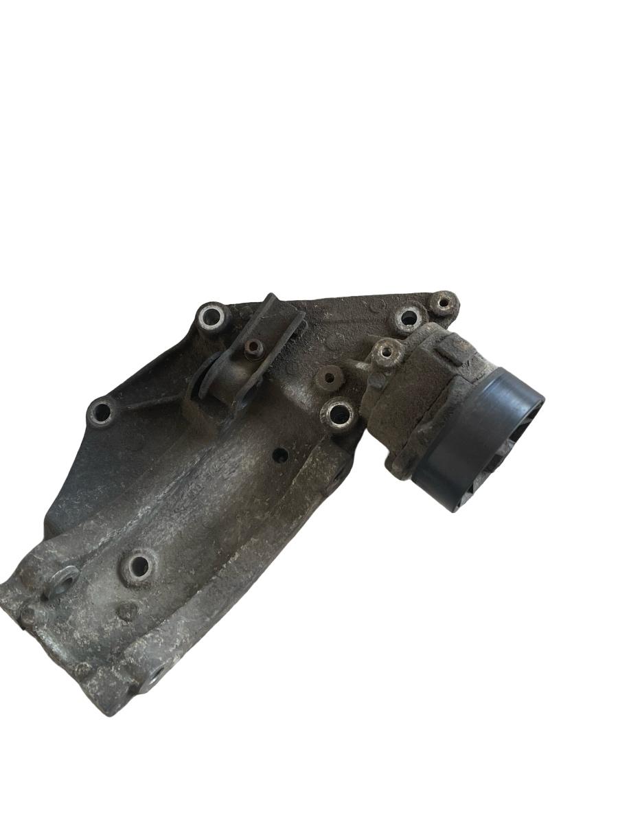 Suport accesorii/alternator VOLVO V50 MW, 545 2003 - 2012 D D 4204 T 9650034280