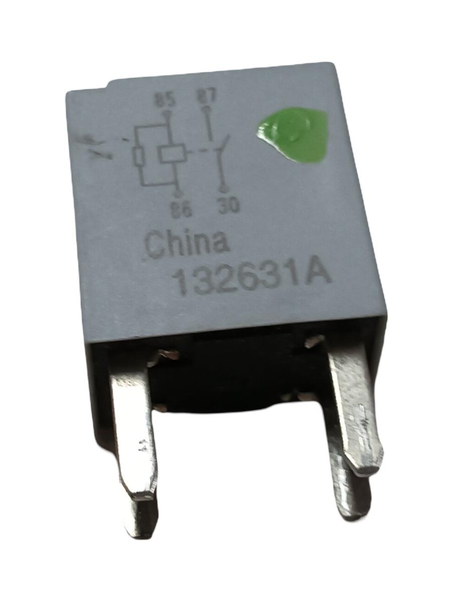 Alte relee VOLKSWAGEN PASSAT 3C2 2005 - 2010, VOLKSWAGEN GOLF V 1K1 2003 - 2009 13361776 – foto 2