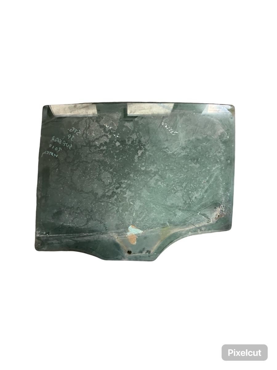 Geam portiera spate stanga SKODA SUPERB 3T4 2008 - 2015 HATCHBACK