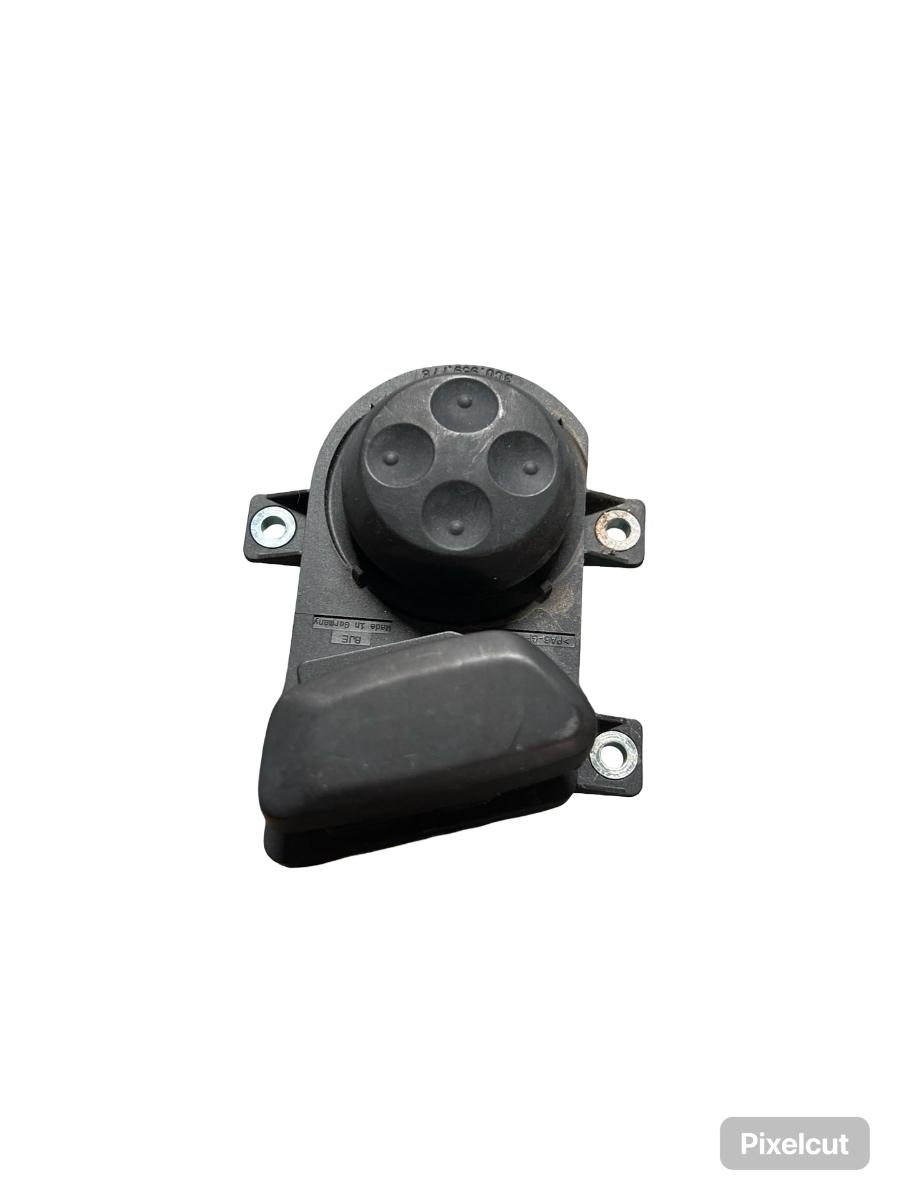 Buton reglaj scaun dreapta fata VOLKSWAGEN PASSAT CC 357 2008 - 2012