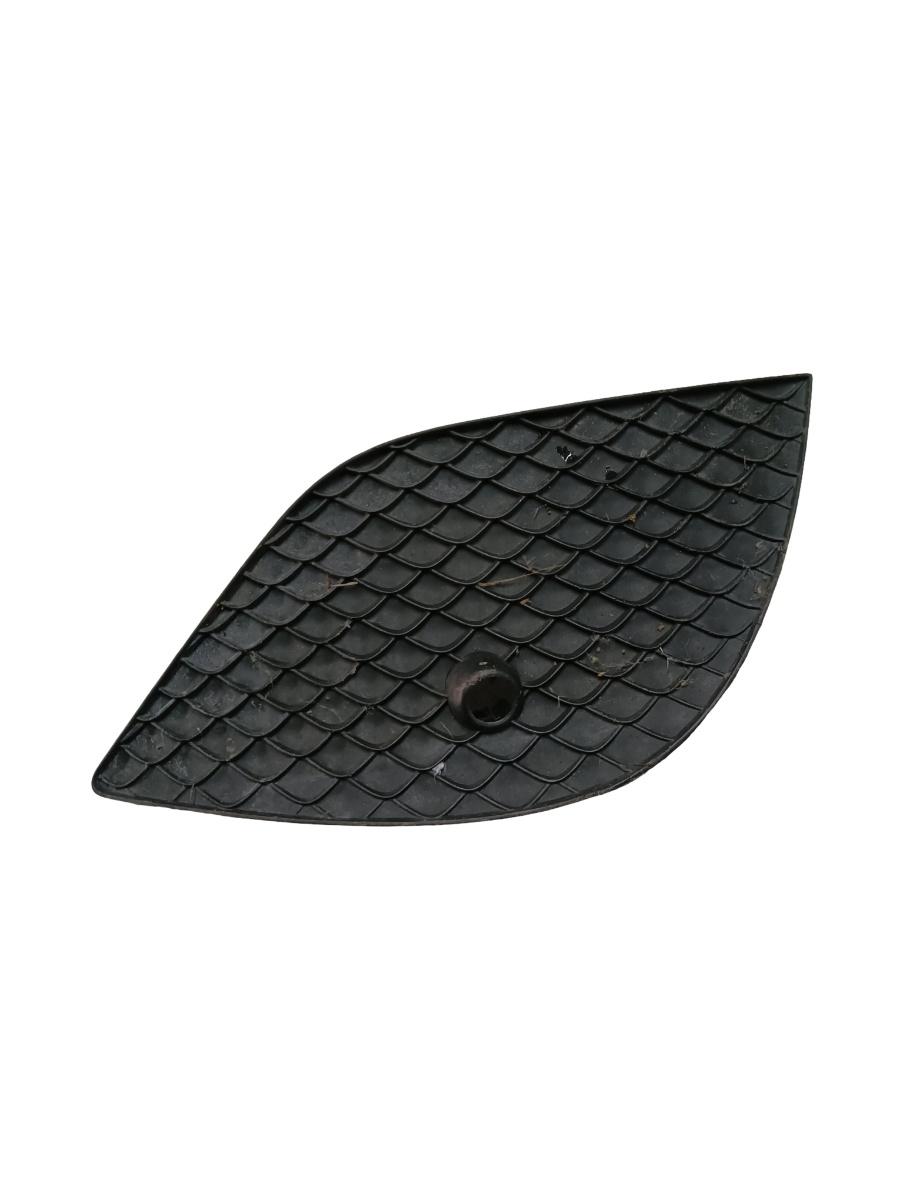 Grila/ornament lampa ceata fata MERCEDES-BENZ C-CLASS W205 2013 - > A2058856001