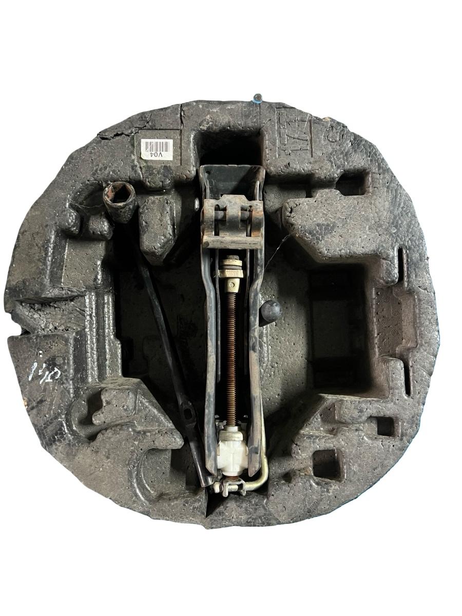 Kit cric/cheie  roata de rezerva HYUNDAI i40 CW VF 2011 - >