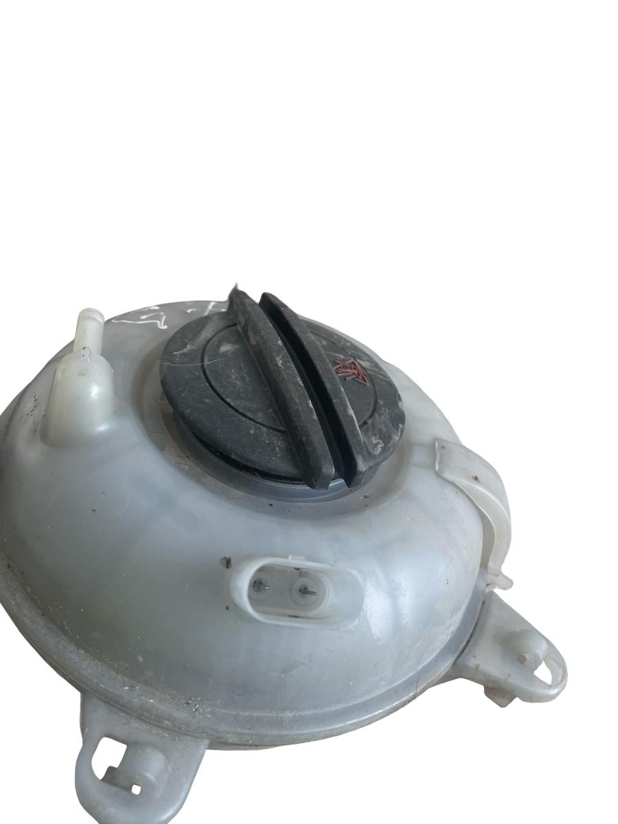 Vas rezervor de expansiune lichid de racire VOLKSWAGEN GOLF VII 5G1, BE1 2012 - > 5Q0121407D – foto 2