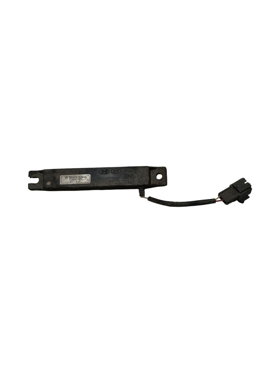 Antena GPS HYUNDAI i40 VF 2012 - > 954203z000