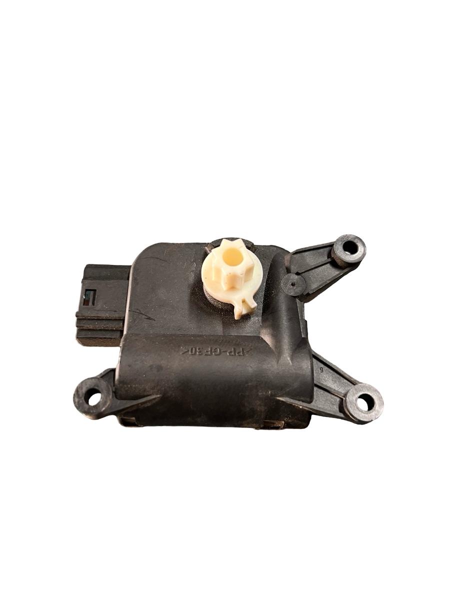 Sistem de climatizare VOLKSWAGEN TOURAN 1T3 2010 - 2015 TDI CFHF, CLCA VAG 0132801345 1K0907511