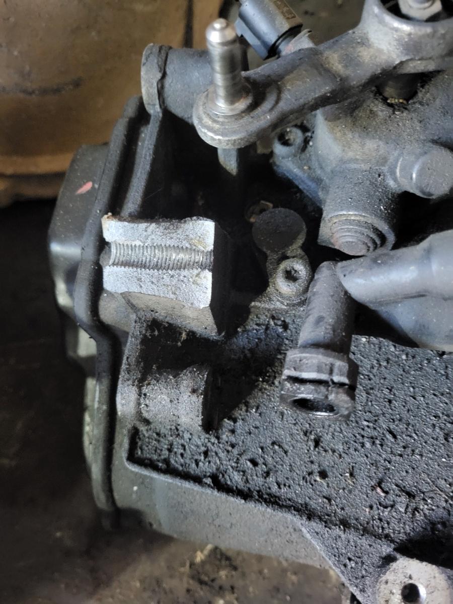 Cutie de viteze cu DEFECT, prindere rupta 5 trepte VOLKSWAGEN GOLF V Variant 1K5 2007 - 2009, Sedan 1.9 TDI BLS, BXE JCR – foto 2