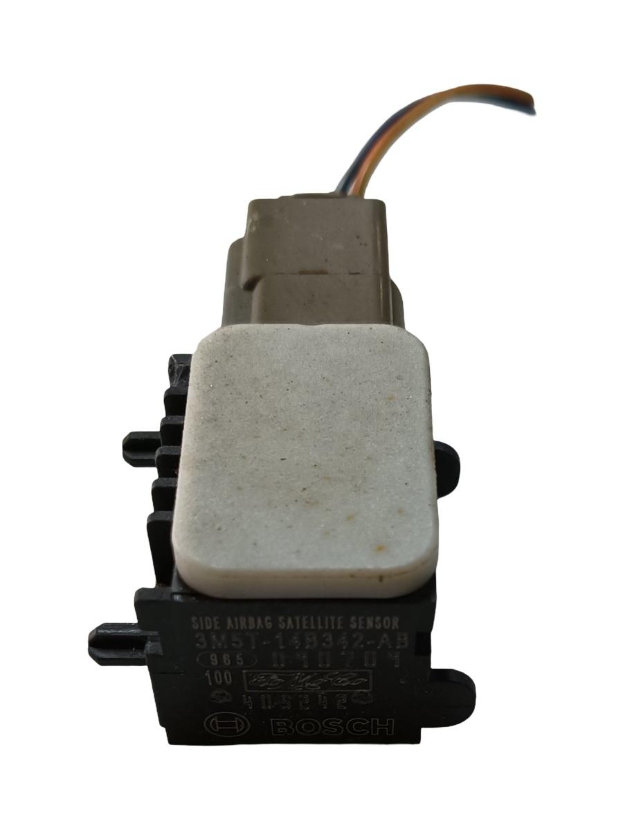 Senzor de impact airbag FORD MONDEO III B5Y 2000 - 2007 3m5t14b342ab
