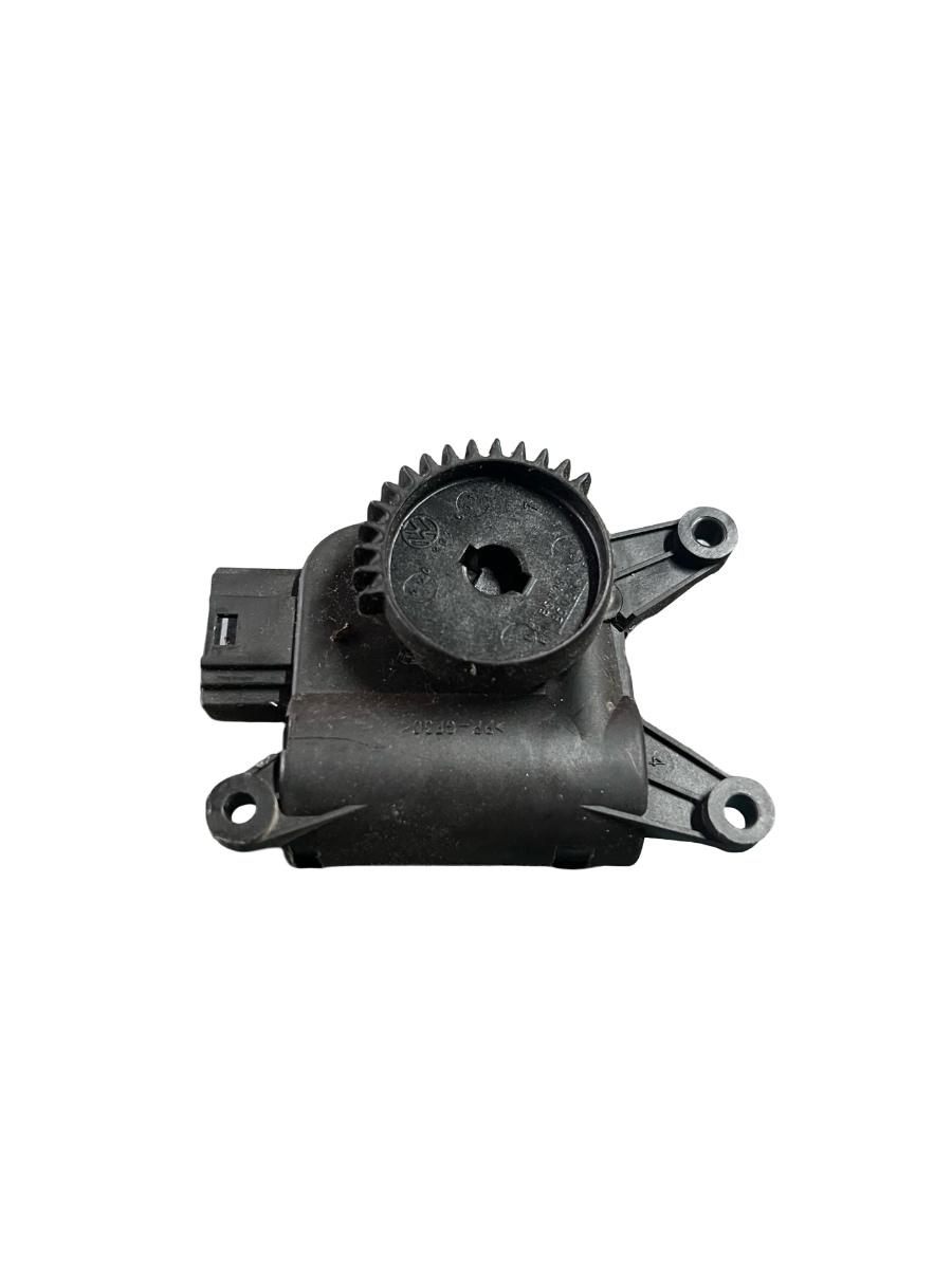 Actuator/motoras clapeta aer AC VOLKSWAGEN POLO 9N_ 2001 - 2012 VAG 0132801357 – foto 2