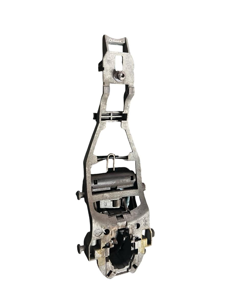 Suport maner dreapta fata VOLKSWAGEN GOLF V 1K1 2003 - 2009 VAG 1K0837886A