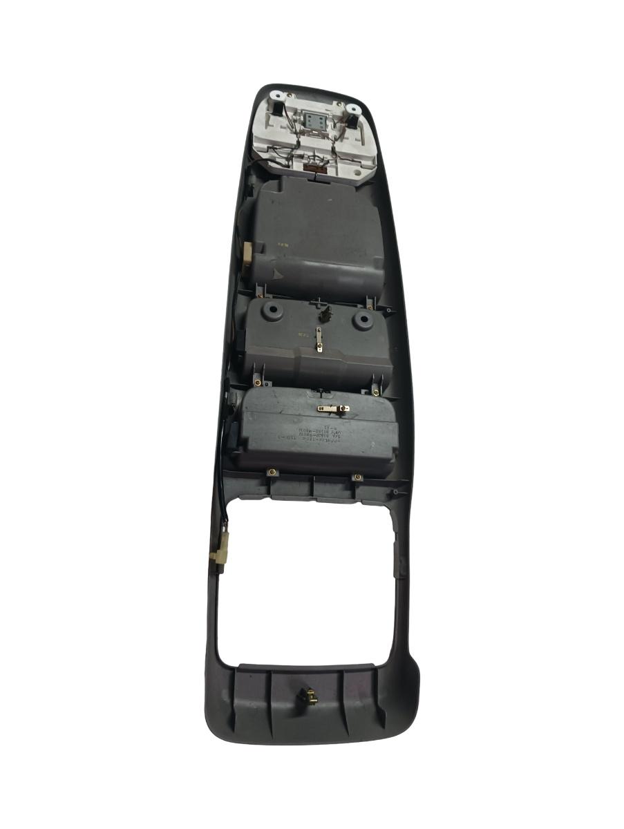 Plafoniera TOYOTA LAND CRUISER 100 FZJ1_, UZJ1_ 1998 - 2008 – foto 2
