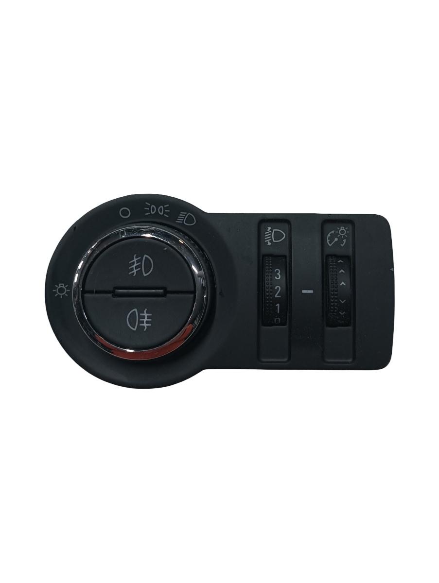 Bloc lumini OPEL ASTRA J P10 2009 - 2015 13268703
