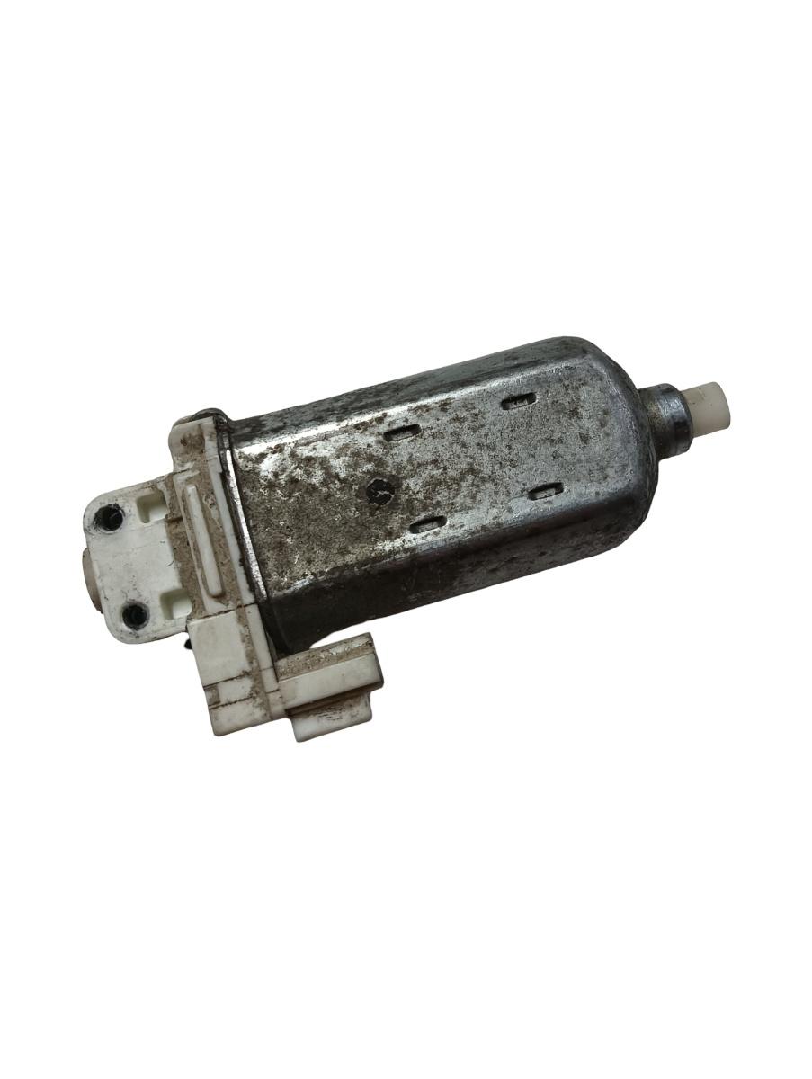 Motoras reglaj scaun dreapta fata LEXUS RX II MHU3_, GSU3_, MCU3_ 2003 - 2008