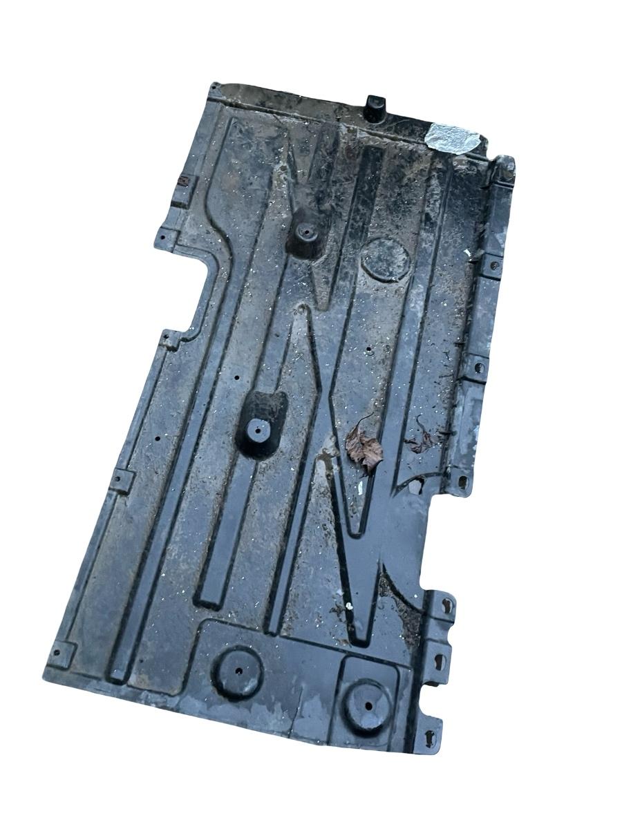 Scut de protectie motor stanga spate BMW X3 II F25 2010 - 2017