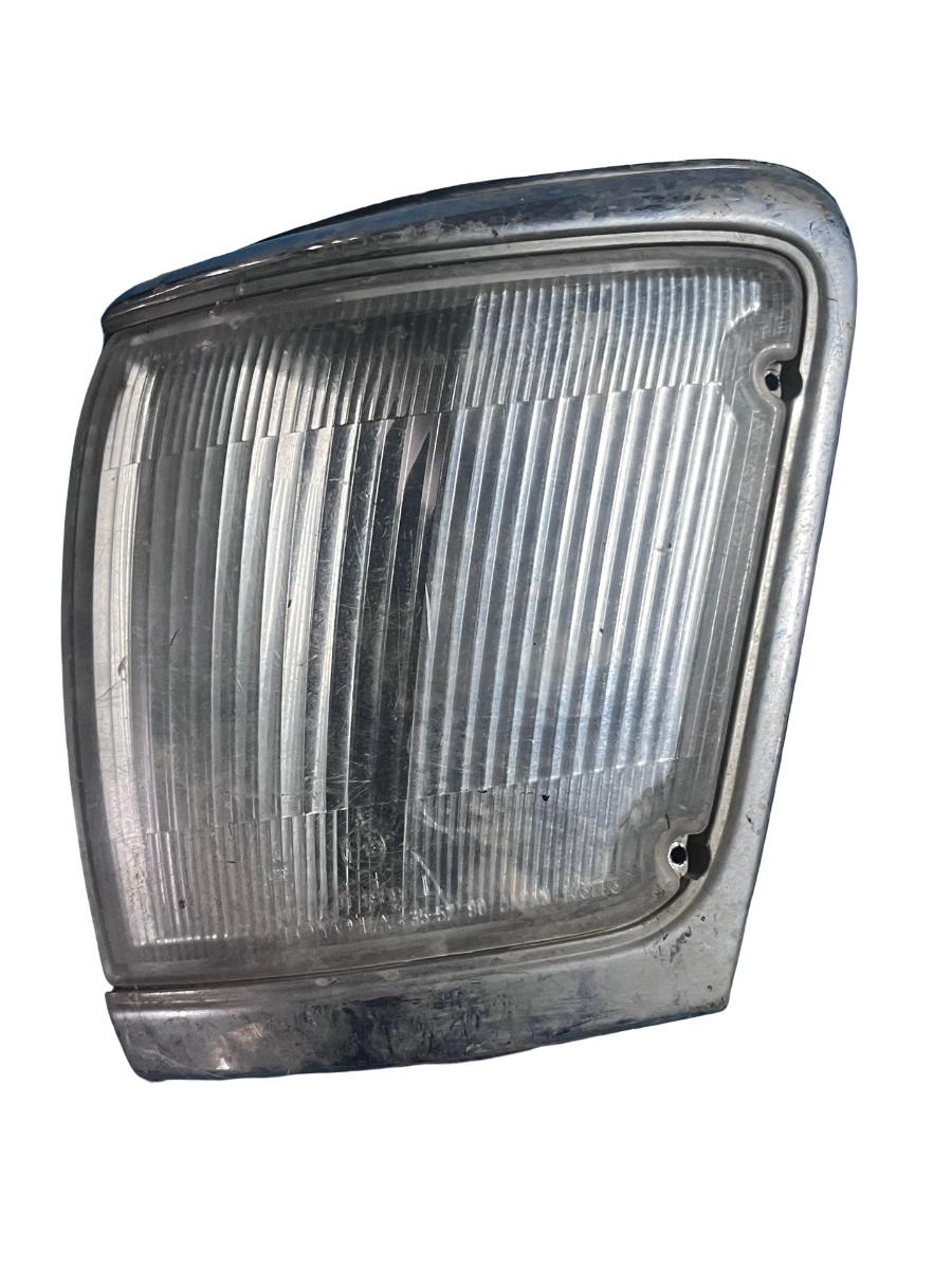 Lampa de semnalizare stanga fata TOYOTA 4 RUNNER _N1_ 1987 - 1996