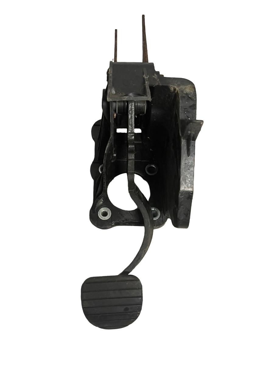 Pedala de acceleratie RENAULT LAGUNA III BT0/1 2007 - 2015 2.0DCI 465010003R
