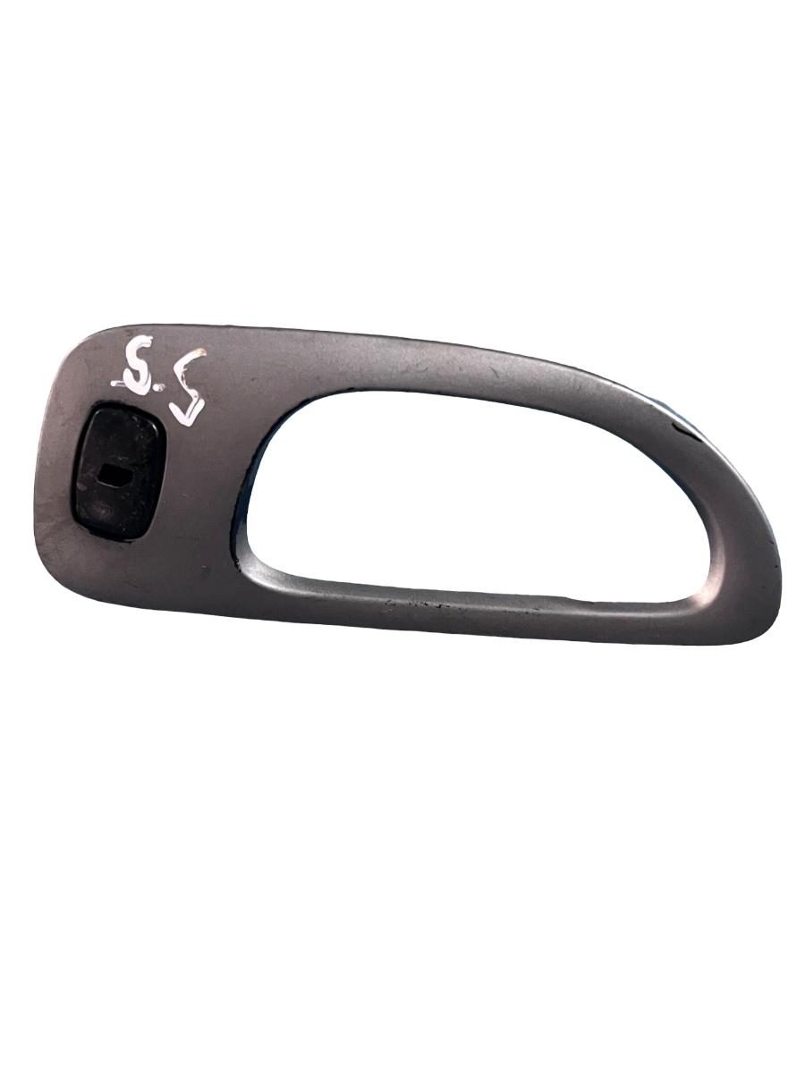 Capac maner interior portiera  stanga spate PEUGEOT 307 SW 3H 2002 - 2009 96360166XT