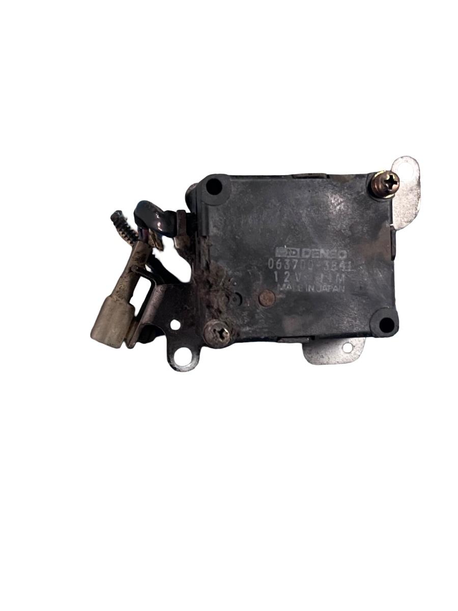 Actuator  clapeta ventilatie TOYOTA 4 RUNNER _N18_ 1995 - 2002 0637003861
