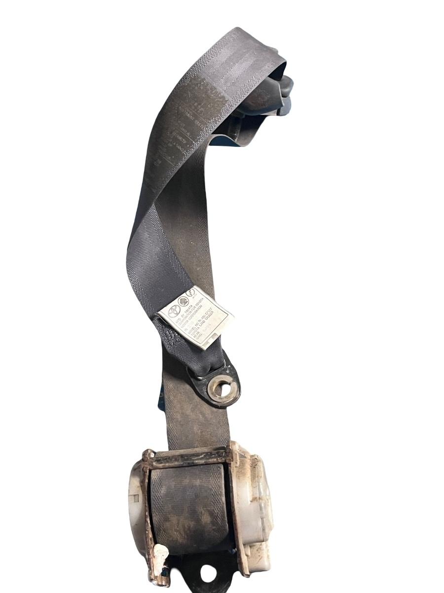 Centura de siguranta  stanga spate TOYOTA LAND CRUISER J90 _J9_ 1995 - >