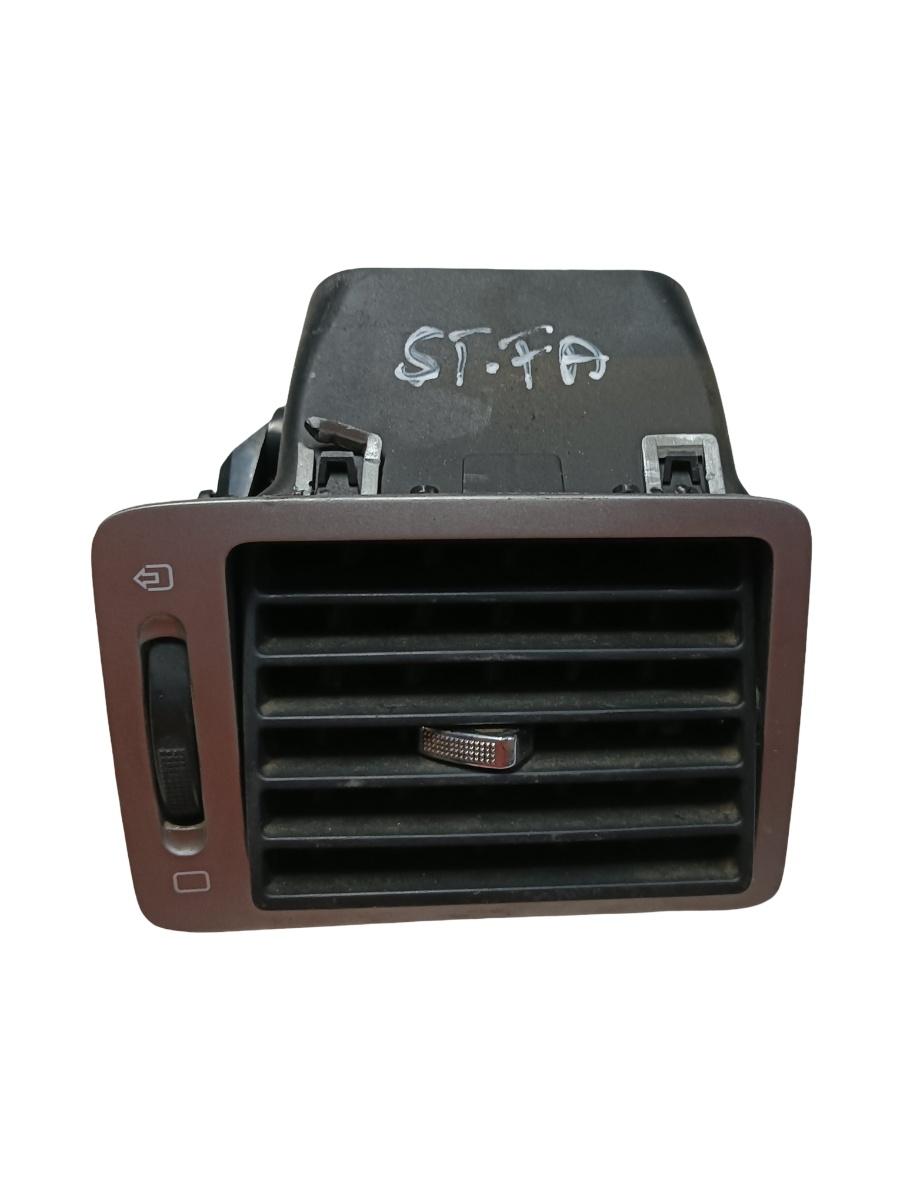 Grila de ventilatie laterala panou de bord stanga fata PEUGEOT 307 SW 3H 2002 - 2009