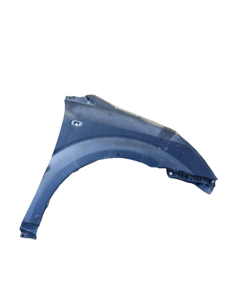 Aripa fata dreapta TOYOTA COROLLA Verso ZER_, ZZE12_, R1_ 2004 - 2009