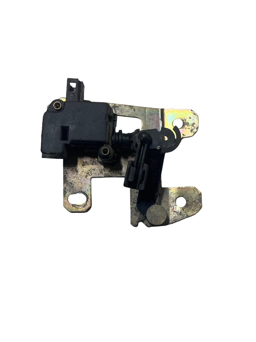 Motoras deschidere haion  VOLKSWAGEN TOUAREG 7LA, 7L6, 7L7 2002 - 2013 6L6827425