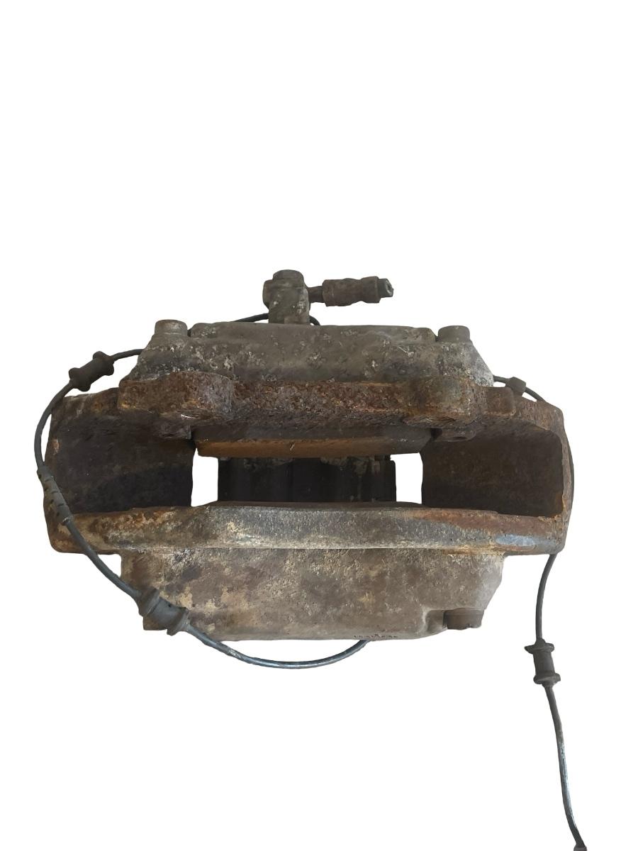 Etrier frana fata dreapta MERCEDES-BENZ M-CLASS W163 1998 - 2005 2.7 ML 270 CDI OM 612.963